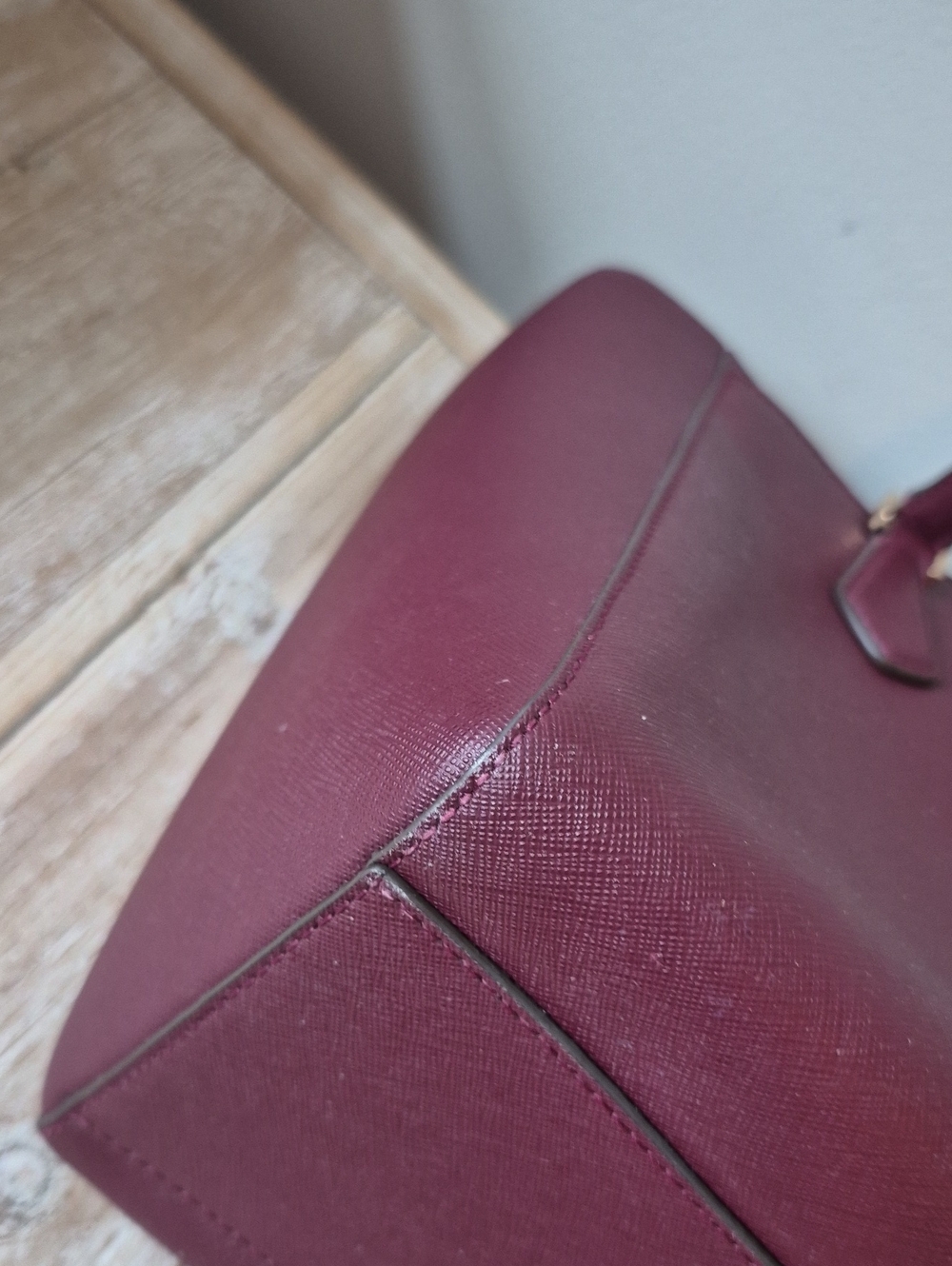 Tory Burch Robinson Burgundy Tote Bag - Picture 14 of 16